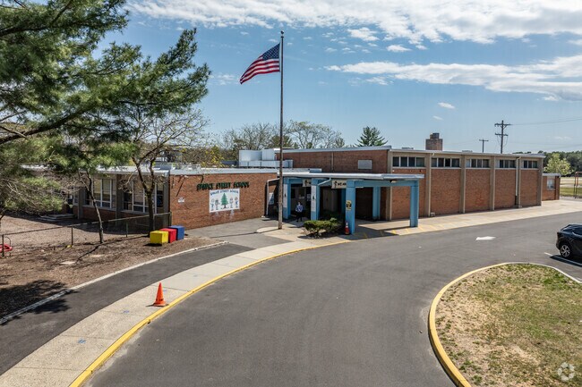 Spruce St Elementary School in Lakewood.