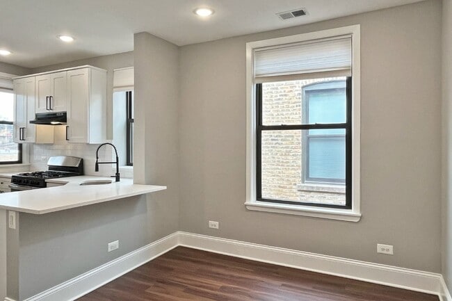 201-209 N. Grove Ave., Oak Park, IL 60302 - photo 5