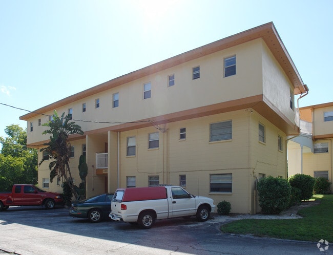 Riverside Village Apartments