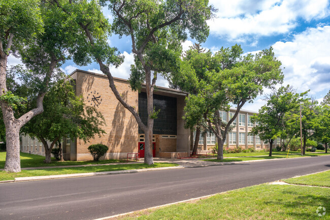 University Park Elementary School is a public elementary school in University Park.