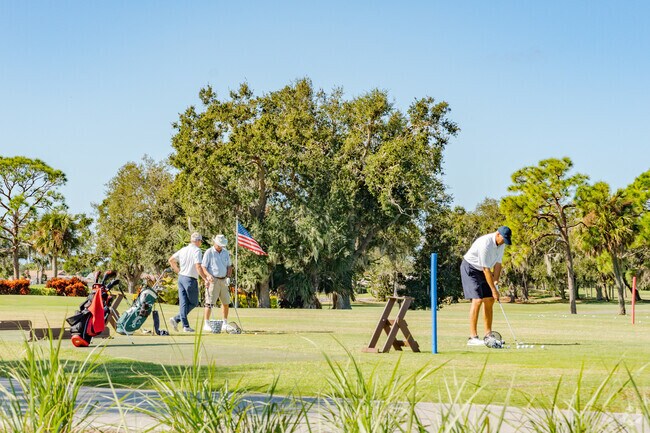 Jacaranda West Country Club members can grab a lesson with one of many golf pros.
