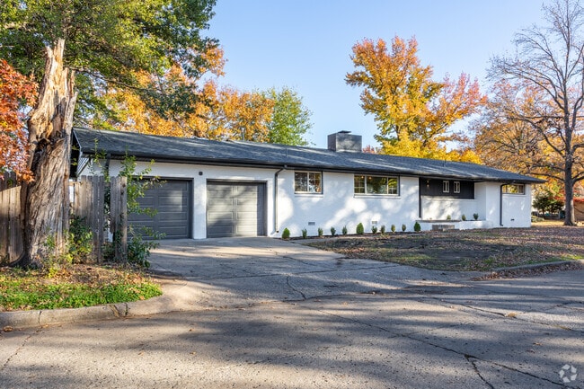 Ranch homes are scattered throughout Sonoma-Midtown.