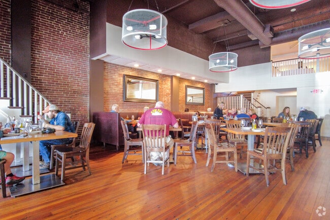 Clinton Clintons Bar has dine-in, patio seating and take-out.