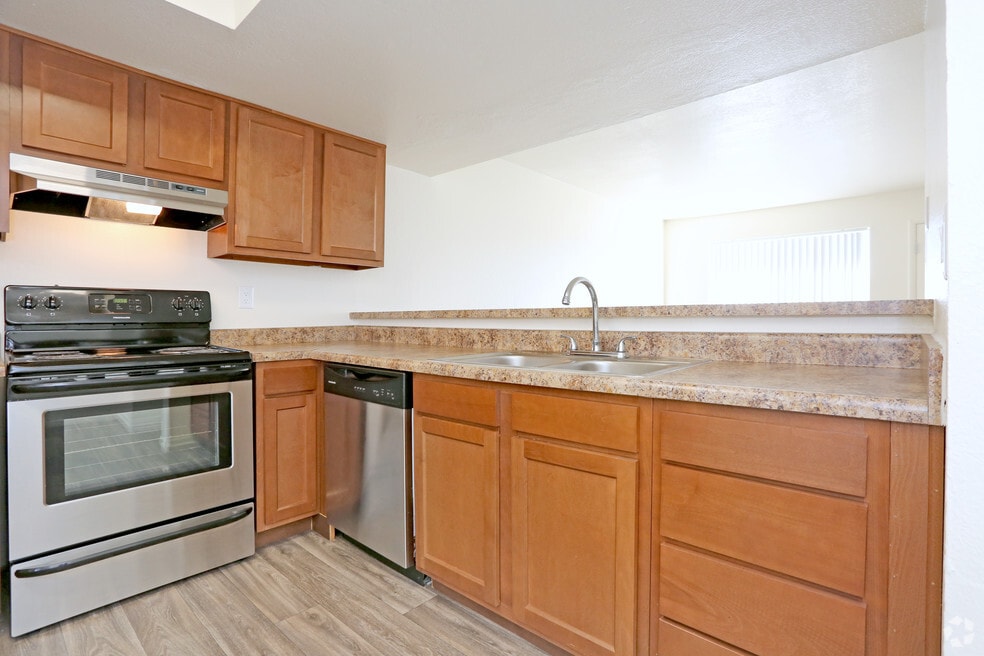 3BR Townhouse Kitchen