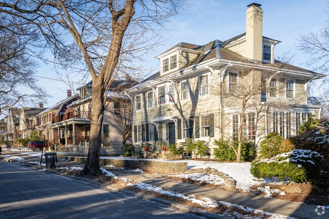 Find iconic colonial homes throughout College Hill, showcasing RI's rich architecture.