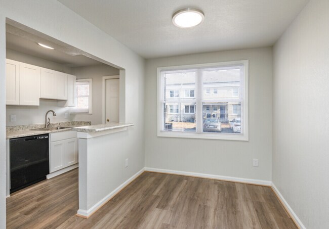 869 36th St unit 85901, Newport News, VA 23607 - photo 3