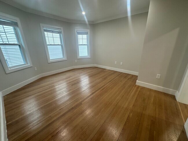 44 Iffley Rd unit 2, Jamaica Plain, MA 02130 - photo 3