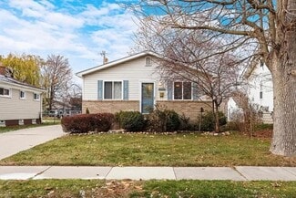 22143 Pleasant Ave, Eastpointe, MI 48021