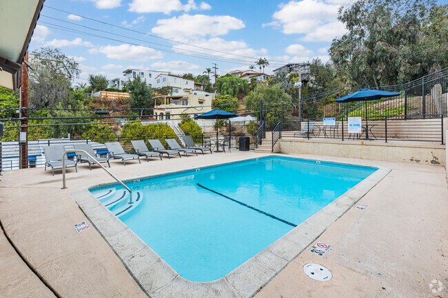 Overlook Point Apartments, San Diego, CA 92103 - photo 2