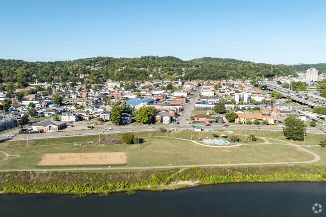 Magic Island Park is a large, open nature park next to downtown Charleston.