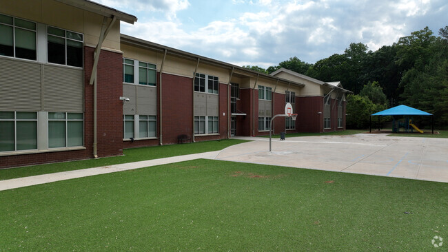 Lake Forest Elementary School has a large space for outdoor activities.