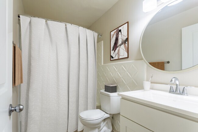 Regency Park, Warren, MI 48093 - photo 3