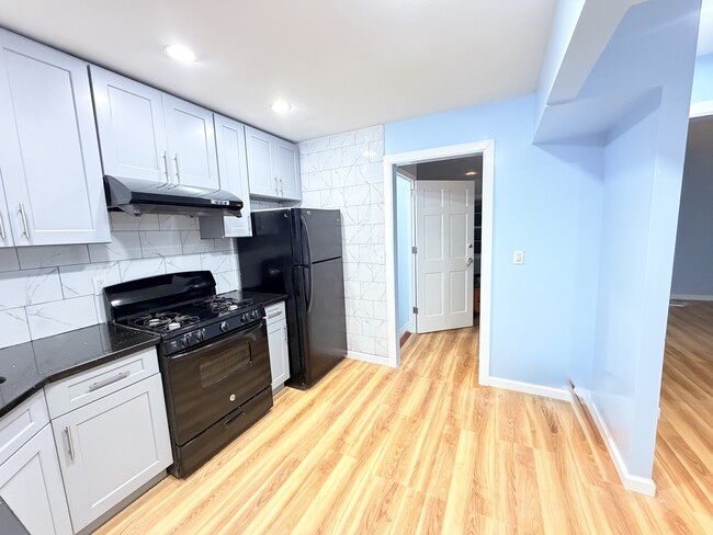 13721 Lafayette St, Ozone Park, NY 11417 - photo 5