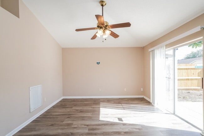 13247 Early Run Ln, Riverview, FL 33578 - photo 3