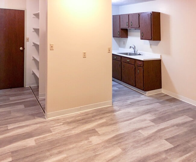 Riverview Apartments 710 W Dakota Ave, Pierre, SD