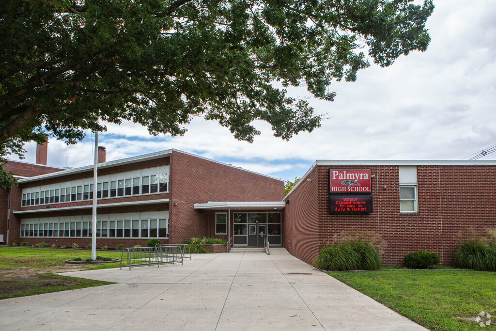 Palmyra Middle School provides a public education to students in the Palmyra-Riverton area.