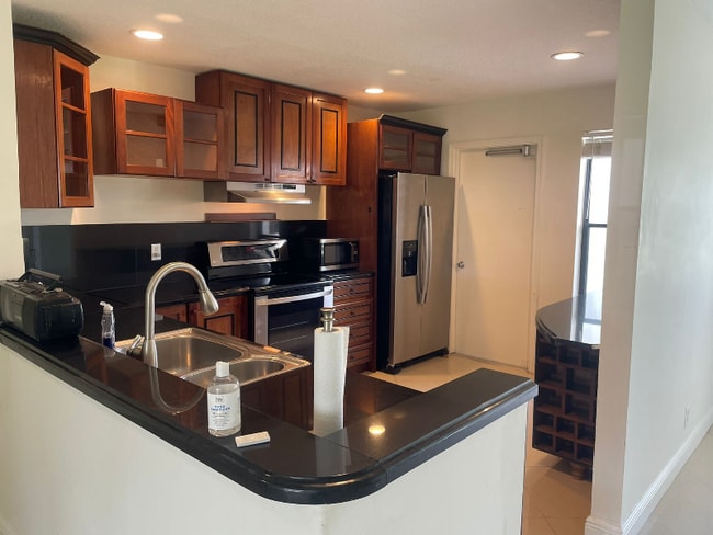 19336 Carolina Cir, Boca Raton, FL 33434 - photo 5