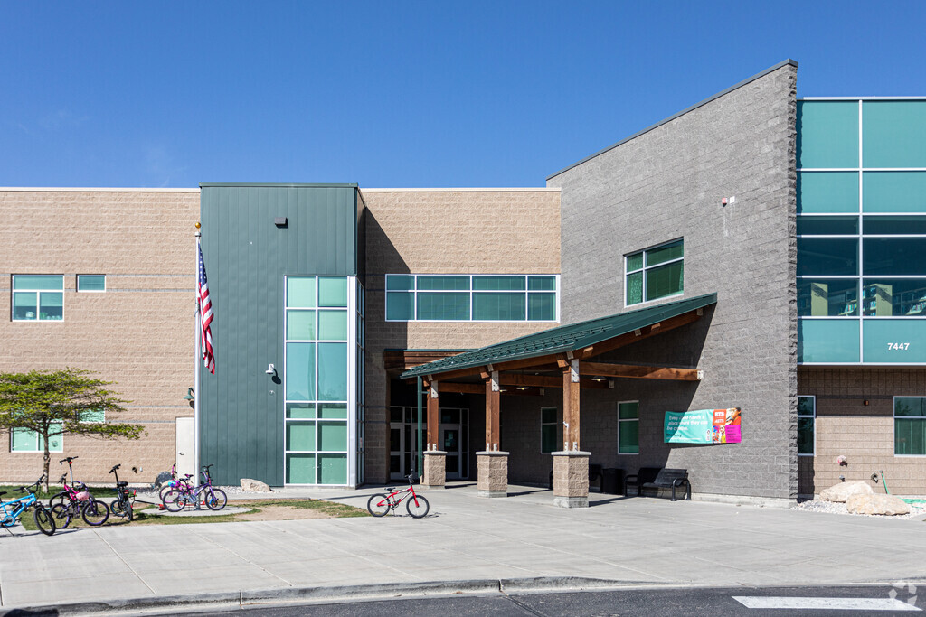 Hidden Hollow Elementary School is located in the Ranches area of Eagle Mountain and in the West Utah County neighborhood.