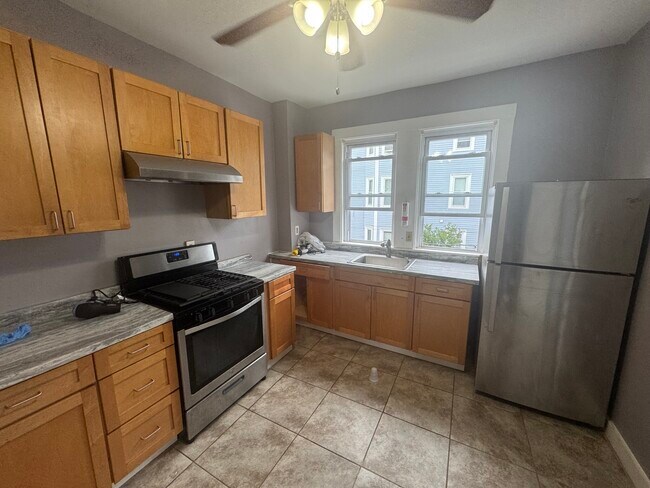 196 Sherman St unit 2, Cambridge, MA 02140 - photo 2