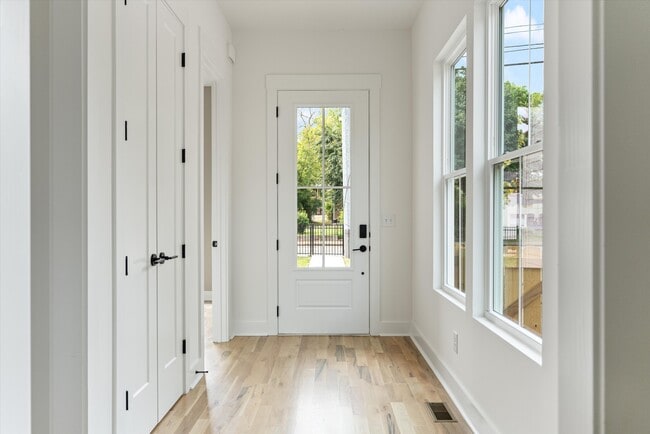 2830 Clifton Ave, Nashville, TN 37209 - photo 6