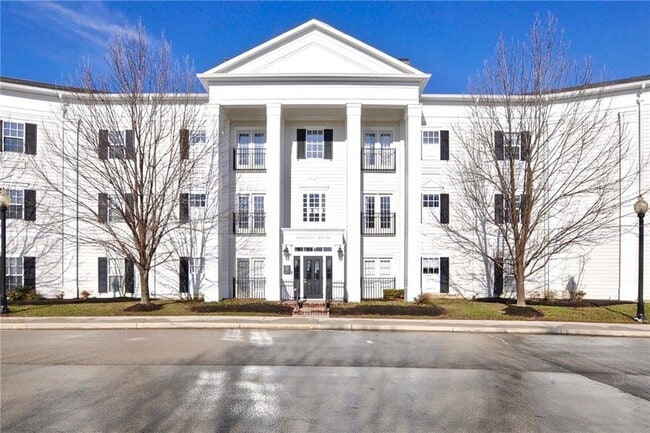 12926 University Crescent unit 2B, Carmel, IN 46032 - photo 2