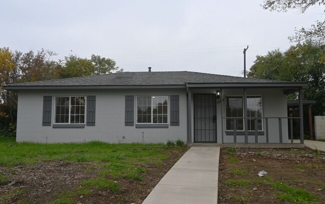 5206 61st St, Sacramento, CA 95820 - photo 3