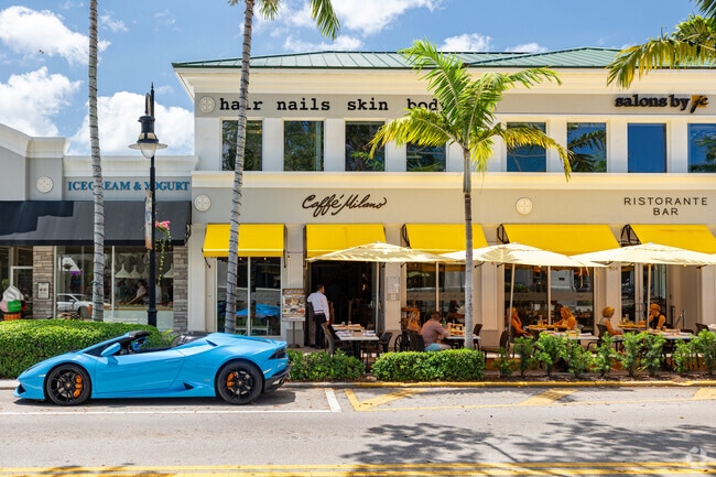Downtown Naples has many popular restaurants, boutiques, and businesses.