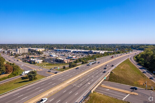 Downtown St. Louis is about 20 minutes from Sappington via I‑55 or I‑44.