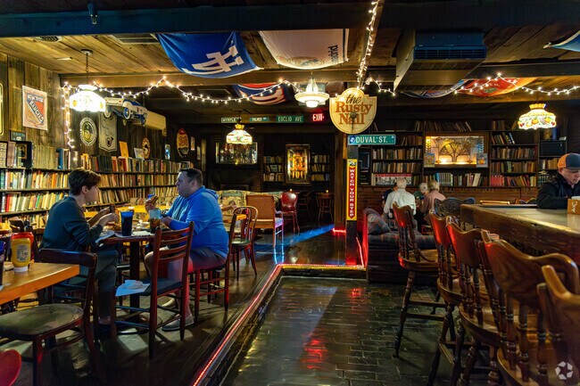 Charlie Brown's is an old-school Lexington spot is known for sandwiches, appetizers, and beer.