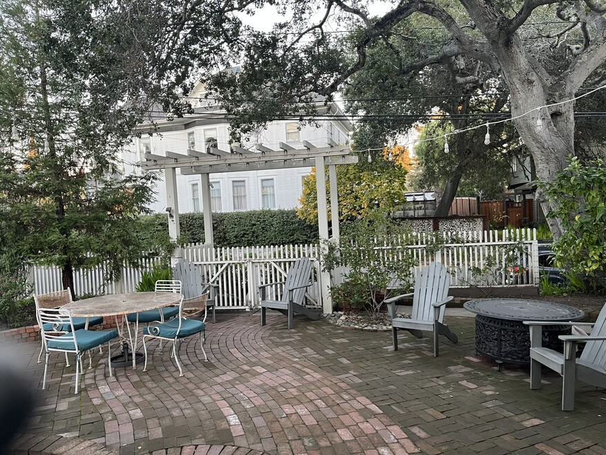 305 Mission St unit 305, Santa Cruz, CA 95060 - photo 1