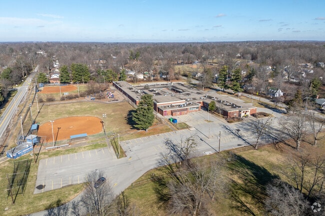 The student population of Middletown Elementary is 512 and the school serves PK-5.