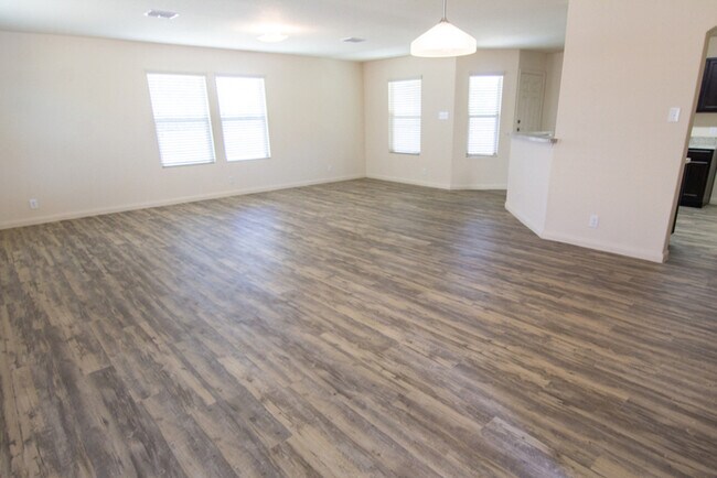 5006 War Horse Dr, San Antonio, TX 78242 - photo 6