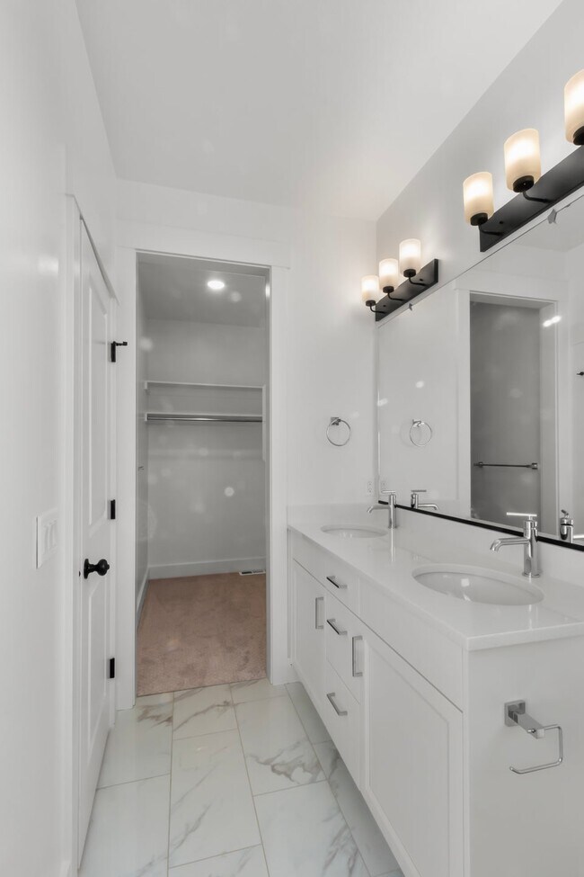 594 N 275 E unit 36869955, Providence, UT 84332 - photo 6