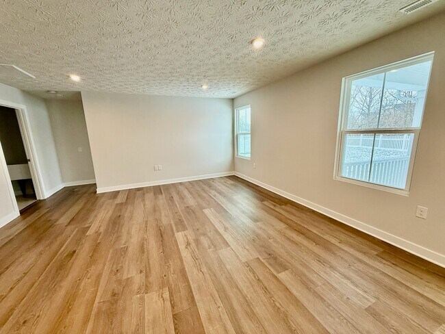 1097 Arbor Dr, Tipp City, OH 45371 - photo 5