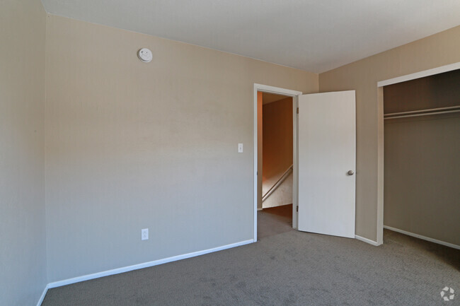 2BR, 1.5BA