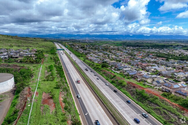 Commuters often experience heavy traffic during peak hours but afternoons are usually not as congested.