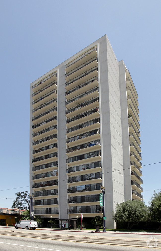 714 Pacific Ave, Long Beach, CA 90813