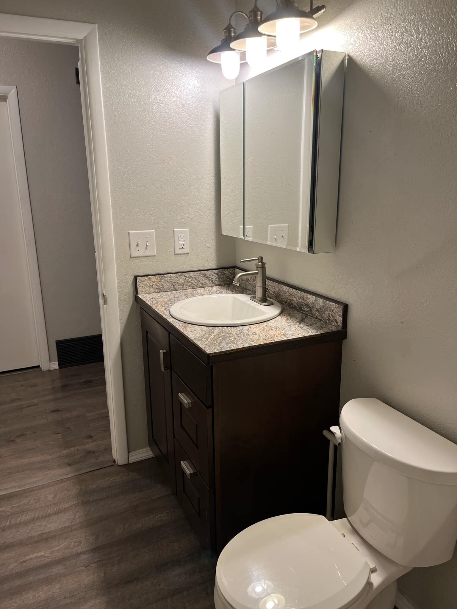 Bathroom sink