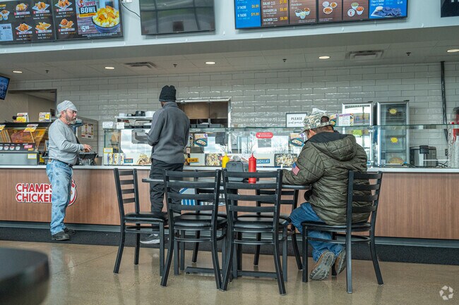 Punjabi Rasoi in Eau Galle is frequented by locals and travelers.