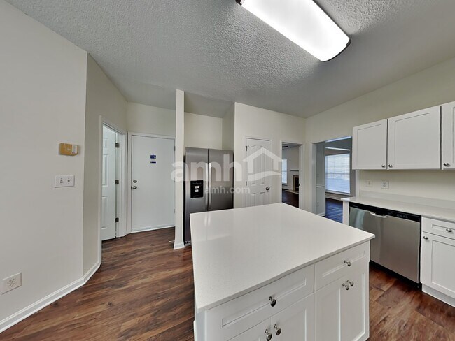 12016 Alabaster Ct, Charlotte, NC 28269 - photo 3