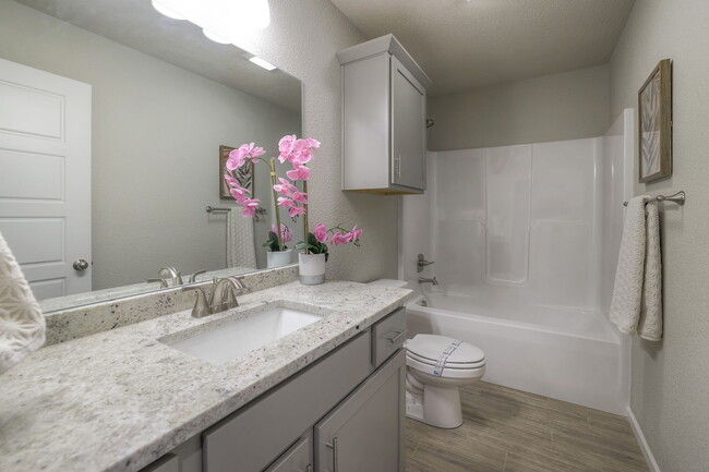 8334 Greentree Dr, Lenexa, KS 66227 - photo 7