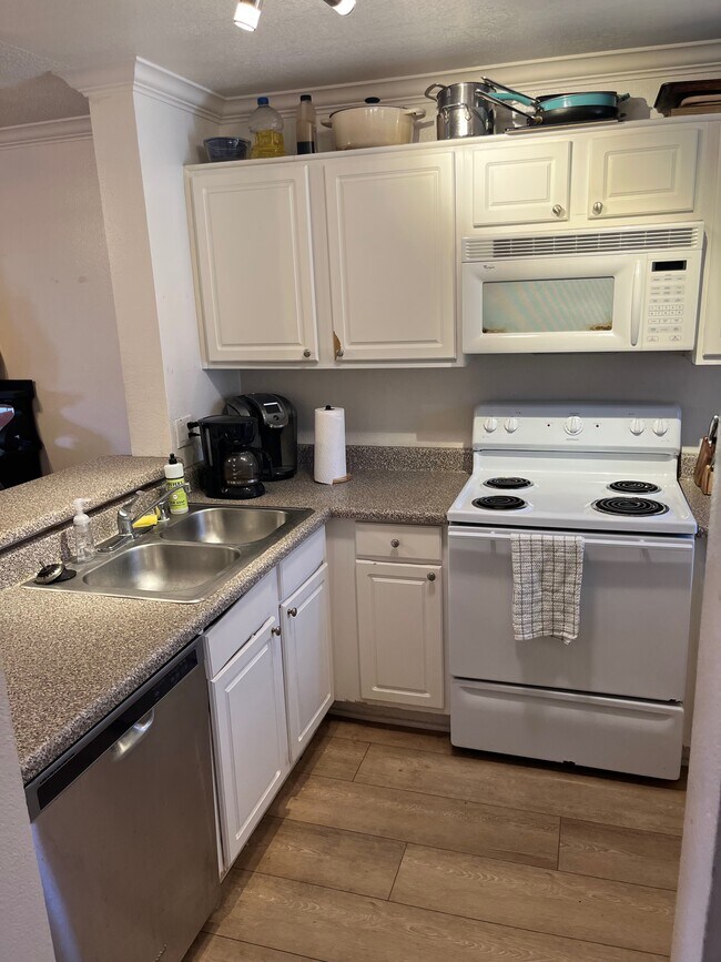 7405 Charmant Dr Unit 2230, San Diego, CA 92122