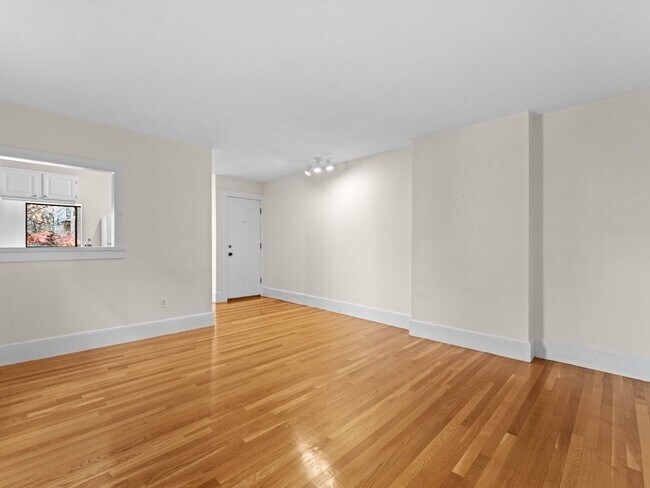 173 Pleasant St unit 2, Cambridge, MA 02139 - photo 5