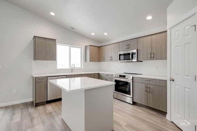 2384 N Carly Ave, Star, ID 83669 - photo 4