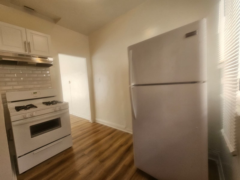 806 N Poinsettia Place, Los Angeles, CA 90046 - photo 1