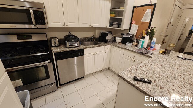 2016 Commonwealth Ave unit 2001 - 5, Brighton, MA 02135 - photo 5