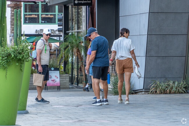 Strolling along the Palm Springs Walk of Stars offers a glimpse into the city's history.