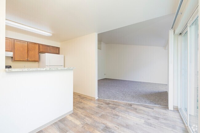 Lund Pointe Apartments, Port Orchard, WA 98366 - photo 3