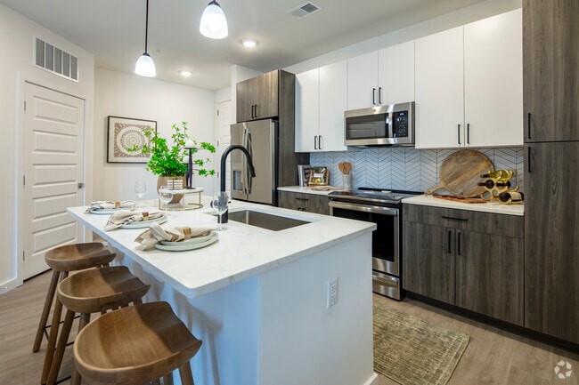 1BR, 1BA - 732SF - Kitchen