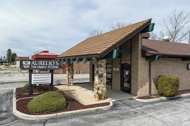 Aurelios Pizza In Richton Park, IL has delicious pizza and other great food choices.